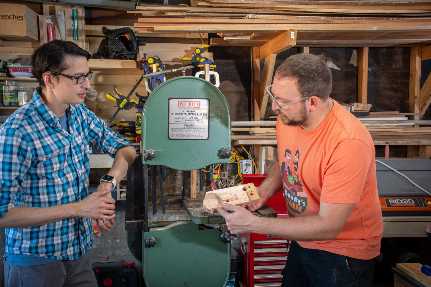 Dan teaching how to use the bandsaw.